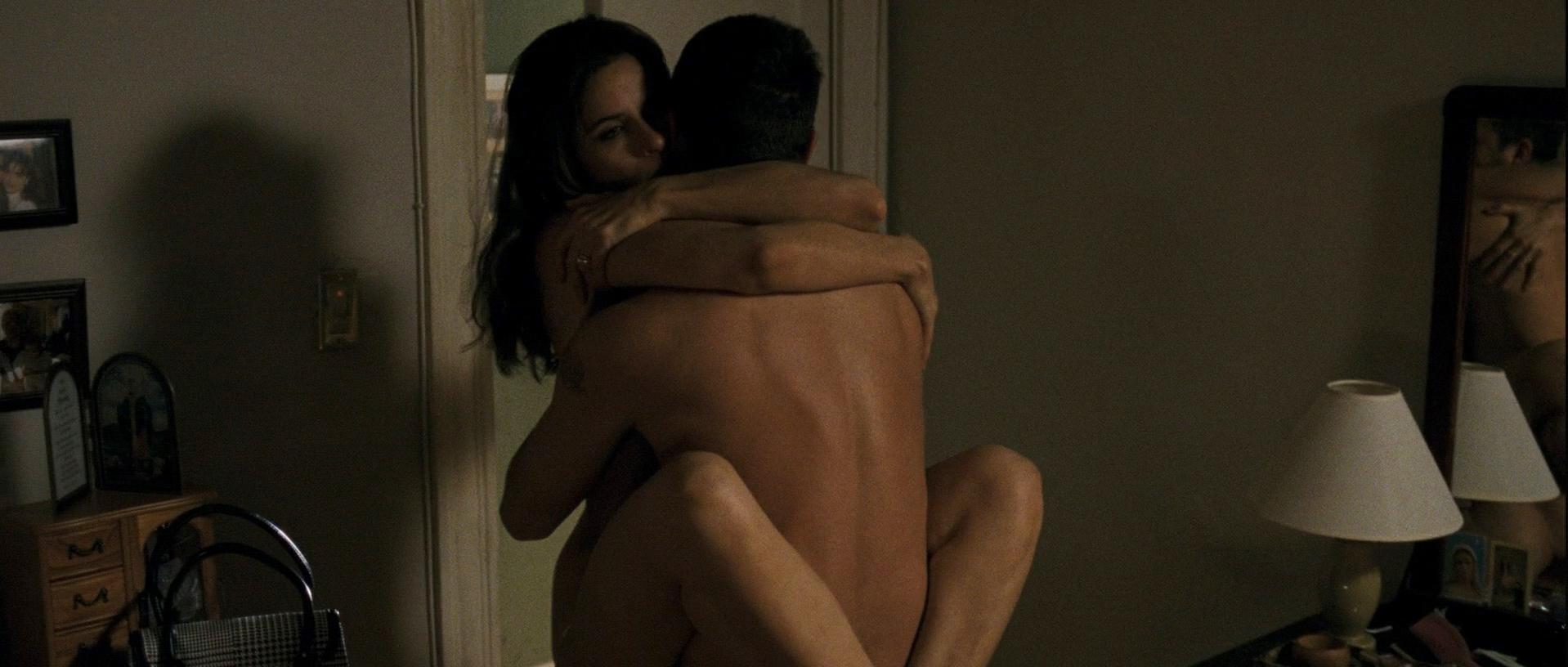 Amanda Peet sexy - What Doesn't Kill You (2008)
