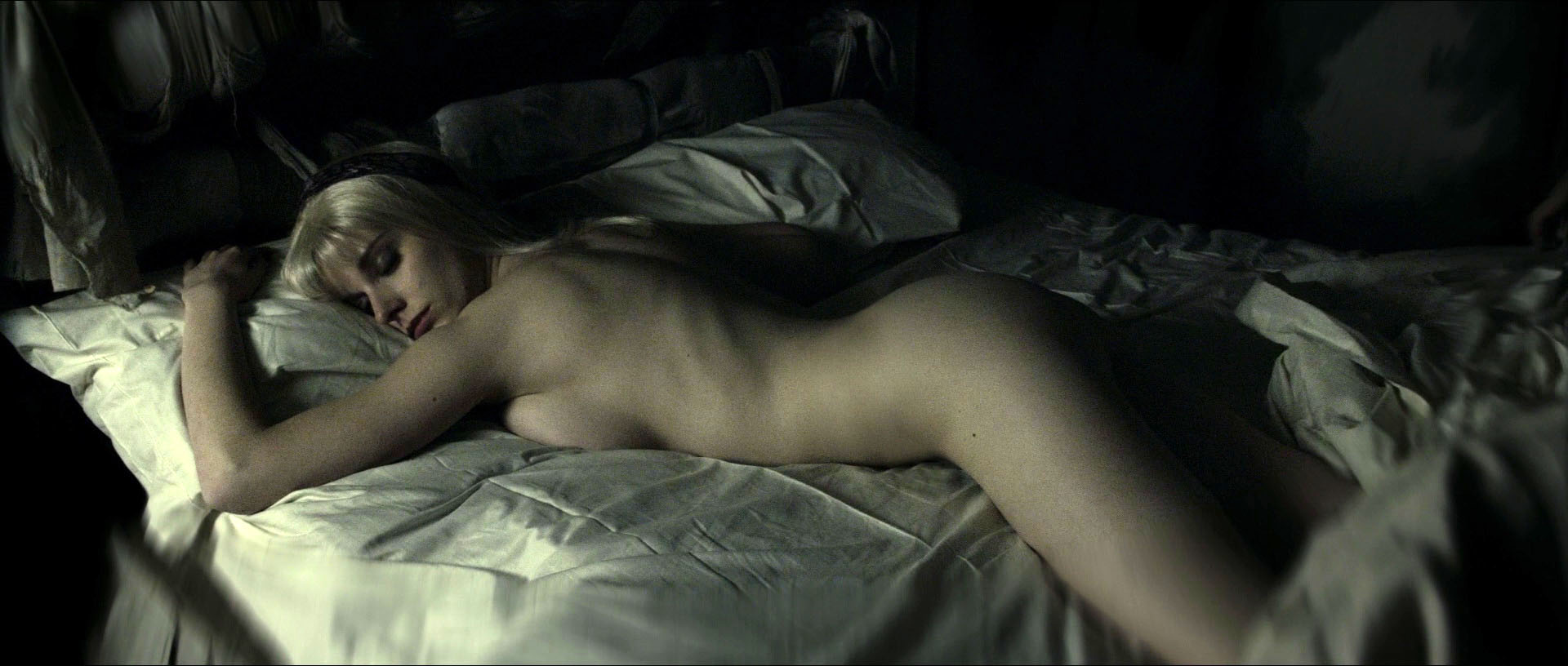 Carolina Bang nude - The Last Circus (2010)