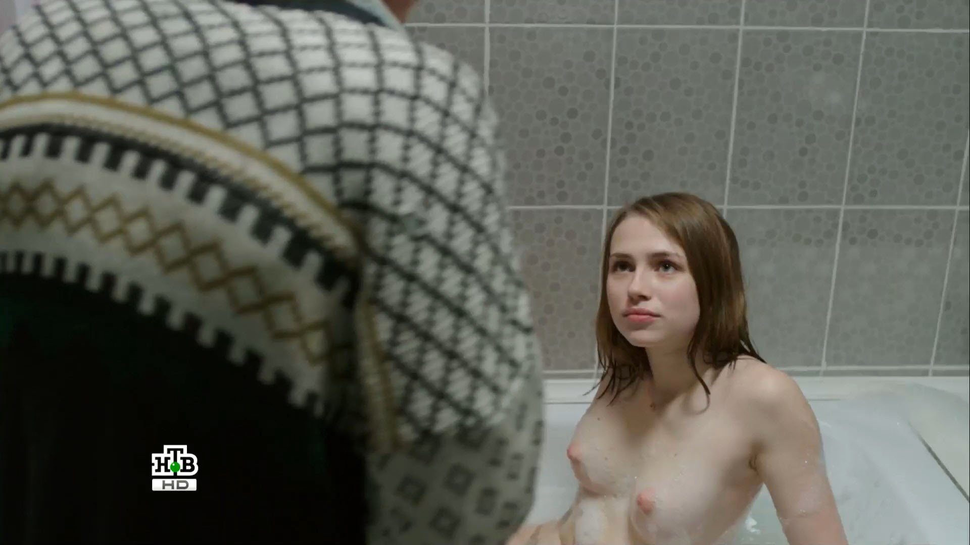 Yana Enzhaeva nude - Shameless RU s01e04 (2017)