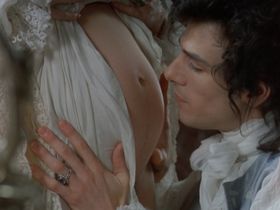 Elsa Zylberstein nude - Farinelli (1994)