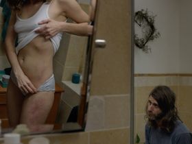 Aubrey Plaza sexy - Easy s02e01 (2017)