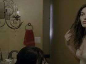 Lilli Kay sexy - Chambers s01e04 (2019)