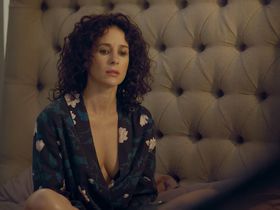 Olga Sutulova sexy - Soderzhanki s01e03 (2019)