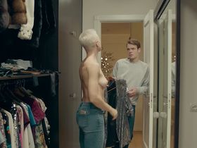 Darya Moroz nude - Soderzhanki s01e01 (2019)