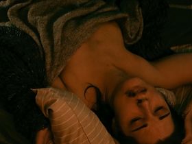 Michalina Olszanska nude - Carga (2018)
