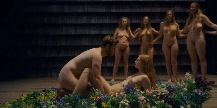 Isabelle Grill nude - Midsommar (2019)