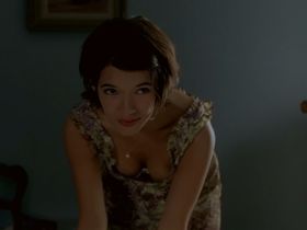 Melanie Doutey sexy - La Fleur Du Mal (2003)
