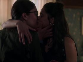 Melonie Diaz sexy, Ellen Tamaki sexy - Charmed s01e02 (2018)