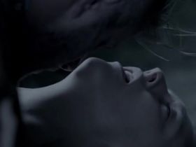 Georgia Hirst sexy - Vikings s03e06 (2015)