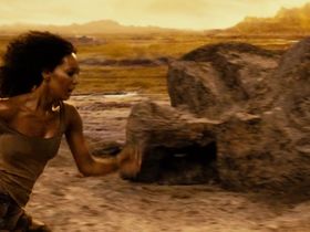 Keri Hilson sexy - Riddick (2013)