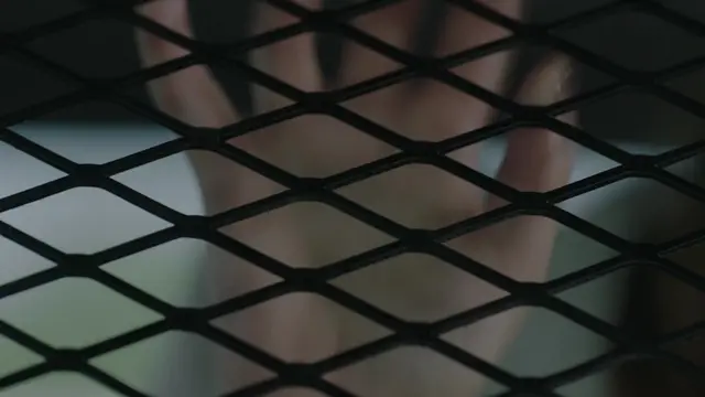 Emma Lahana sexy - Cloak Dagger s01e05 (2018)
