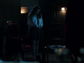 Maria Pedraza sexy - Money Heist s01e02 (2017)