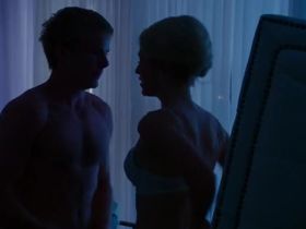 Johanna Braddy sexy - Quantico s01e05 (2015)