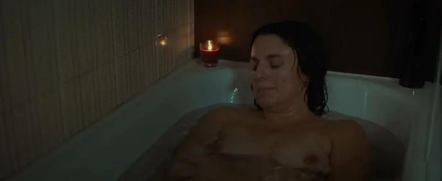Michela Cescon nude - Villetta con ospiti (2020)