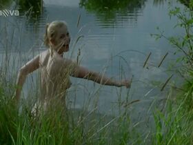 Monika Zoubkova nude - Operace Dunaj (2009)