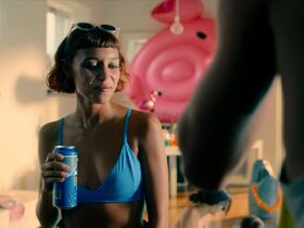 Rebecca Coco Edogamhe sexy, Amanda Campana sexy - Summertime s01e01 (2020)