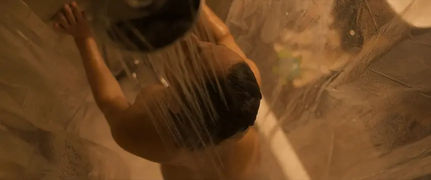 Marta Etura nude - Legado en los huesos (2019)