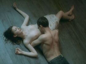 Tatyana Peshkova nude - Kontakt (2005)