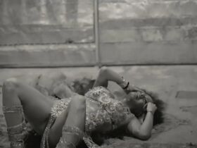 Ana Flavia Cavalcanti nude - Rainha (2016)