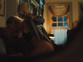 Kate Winslet sexy - Mare of Easttown s01e01 (2021)