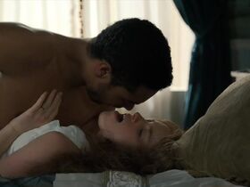 Phoebe Dynevor sexy - Bridgerton s01e08 (2020)