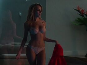 Ester Exposito sexy - Elite s03e06 (2020)