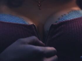 Caylee Cowan sexy - Willy's Wonderland (2021)