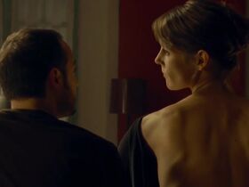 Helene Fillieres sexy - Mafiosa s01e03 (2006)