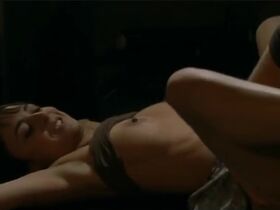 Ghjulia Pierrini-Darcourt sexy, Melissa Drigeard nude - Mafiosa s03e01 (2010)