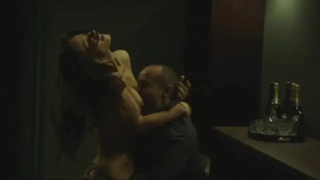 Unknown nude - Mafiosa s04e03 (2012)