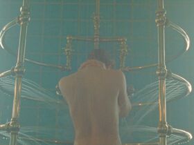 Kristen Stewart sexy – Spencer (2021)