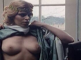 Ena Begovic nude, Branka Trlin-Matula nude – Caruga (Charuga) (1991)
