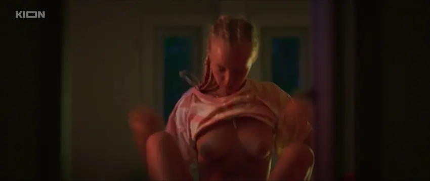 Linda Lapinsh sexy, Viktoriya Agalakova nude – Kosa s01e10 (2021)