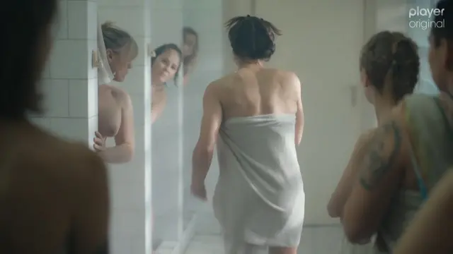 Agata Kulesza sexy, Aleksandra Adamska sexy – Skazana s01e04 (2021)