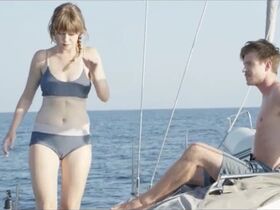 Jenovefa Bokova sexy – Do vetru (2018)