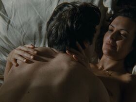 Carole Bouquet nude – Lucie Aubrac (1997)