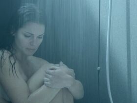 Kate French sexy – Echoes (2014)
