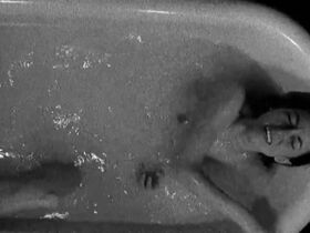 Blanca Loaria nude – Que Camila no se muera (2010)