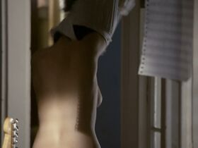 Lucia Micarelli sexy – Treme s03e07 (2012)