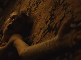 Hunter Schafer sexy – Euphoria s00e02 Part2 Jules (2021)