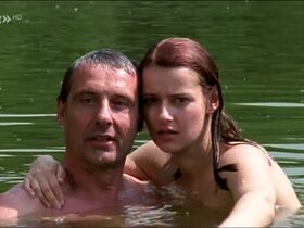 Annett Renneberg sexy – Der blaue Vogel (2001)