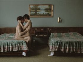 Sibel Kekilli nude – Gegen die wand (2004)