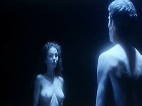 Claire Keim nude – Barracuda (1997)