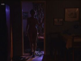 Petra Spindlerova nude – Cerni baroni s01e06 (2004)