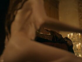 Charlotte Hope sexy – The Spanish Princess s02e07 (2020)