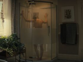 Sarah Paulson sexy – Run (2020)