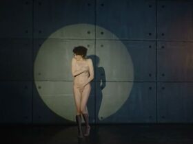 Kseniya Rappoport sexy – It Doesn’t Matter (2020)