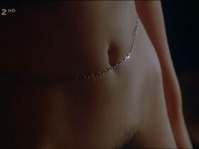 Mireille Darc nude – Les seins de glace (Someone Is Bleeding) (1974)