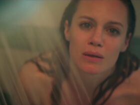 Danielle Savre sexy – Amy's Gift (2020)