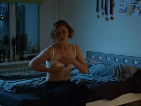 Maria Mashkova sexy - Zhenshchina v sostoyanii razvoda s01e04 (2021-2022)